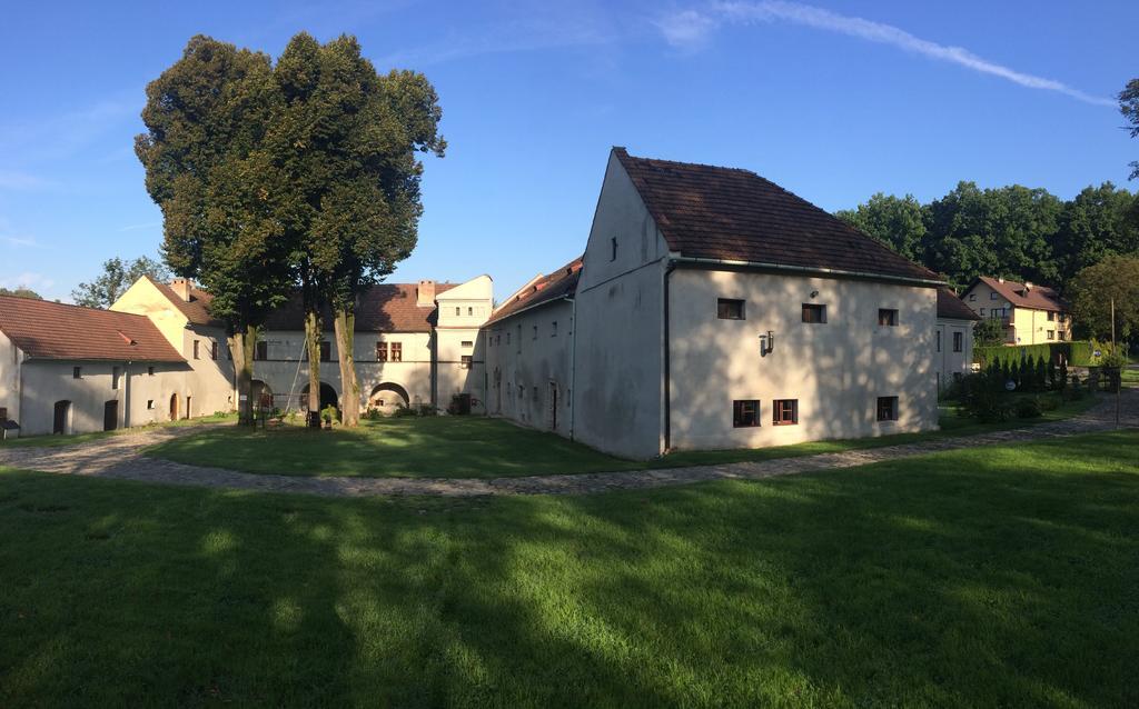 Zamek W Dziegielowie Экстерьер фото